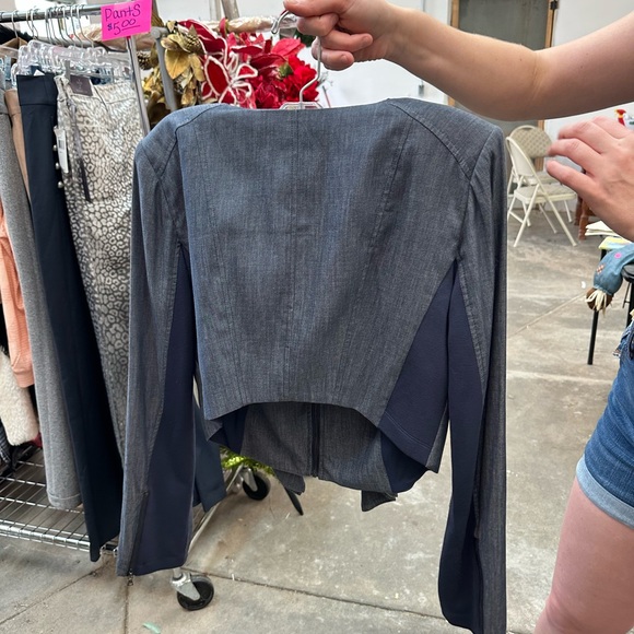 Bcbg - Picture 3 of 3